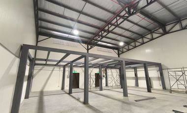 Venta bodega industrial 320 m² + mezanine 100 m² – Complejo ALMAX, Guayaquil