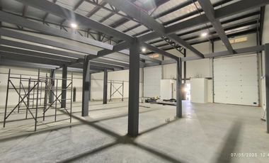 Venta bodega industrial 320 m² + mezanine 100 m² – Complejo ALMAX, Guayaquil