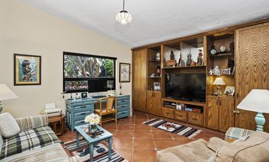 Incomparable casa con espectaculares vistas, en vista del lago, country club!