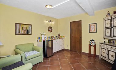 Incomparable casa con espectaculares vistas, en vista del lago, country club!