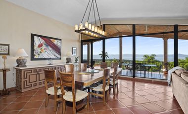 Incomparable casa con espectaculares vistas, en vista del lago, country club!