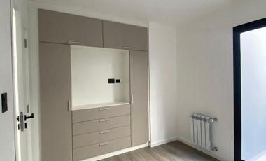 Departamento dos ambientes con cochera fija. GUEMES. Mar del Plata.