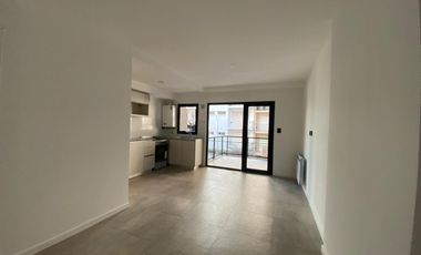 Departamento dos ambientes con cochera fija. GUEMES. Mar del Plata.