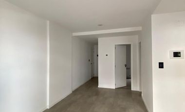 Departamento dos ambientes con cochera fija. GUEMES. Mar del Plata.