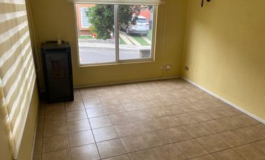 SE ARRIENDA CASA EN ALTO LAGUNA, CASA DE 3 PISOS