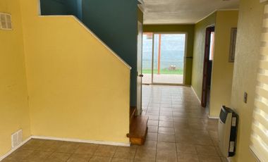 SE ARRIENDA CASA EN ALTO LAGUNA, CASA DE 3 PISOS