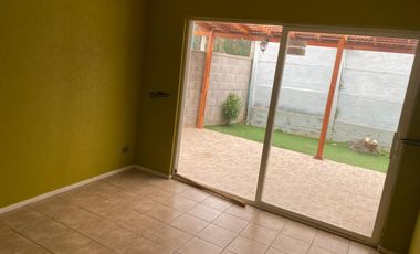 SE ARRIENDA CASA EN ALTO LAGUNA, CASA DE 3 PISOS