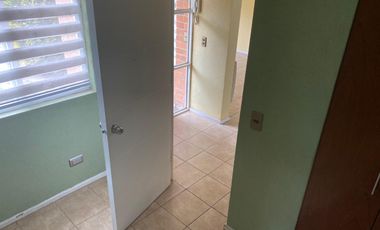 SE ARRIENDA CASA EN ALTO LAGUNA, CASA DE 3 PISOS