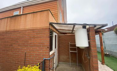 SE ARRIENDA CASA EN ALTO LAGUNA, CASA DE 3 PISOS