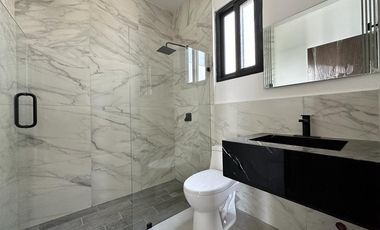 RESIDENCIA NUEVA EN VENTA EN FRACCIONAMIENTO LOMAS DE COCOYOC, MORELOS