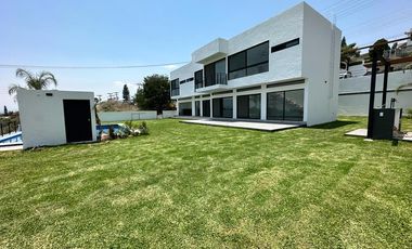 RESIDENCIA NUEVA EN VENTA EN FRACCIONAMIENTO LOMAS DE COCOYOC, MORELOS