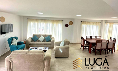 Casa amoblada en renta, en urbanización privada sector sur, cerca a Plaza Baradacco, Manta Ecuador