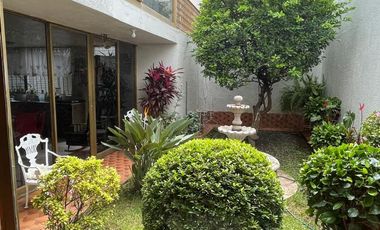 Casa en venta en esquina en  Centro histórico de Morelia