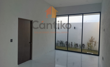 Casa 2 recámaras, 2 baños en Punto Rioja, Colima, Col.