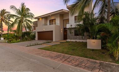 Casa de lujo en venta en Los Tigres con vista al campo de Golf.