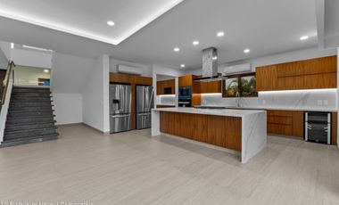 Casa de lujo en venta en Los Tigres con vista al campo de Golf.