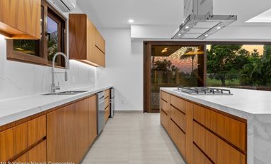 Casa de lujo en venta en Los Tigres con vista al campo de Golf.