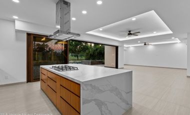 Casa de lujo en venta en Los Tigres con vista al campo de Golf.