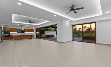 Casa de lujo en venta en Los Tigres con vista al campo de Golf.