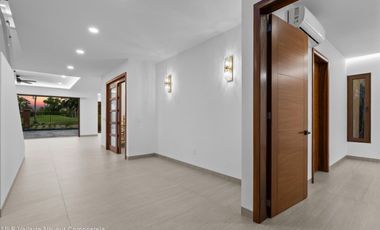 Casa de lujo en venta en Los Tigres con vista al campo de Golf.