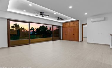 Casa de lujo en venta en Los Tigres con vista al campo de Golf.