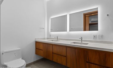 Casa de lujo en venta en Los Tigres con vista al campo de Golf.