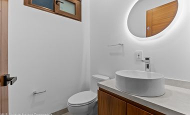 Casa de lujo en venta en Los Tigres con vista al campo de Golf.