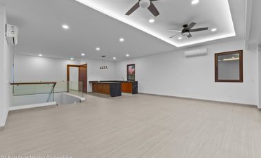 Casa de lujo en venta en Los Tigres con vista al campo de Golf.