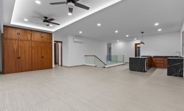 Casa de lujo en venta en Los Tigres con vista al campo de Golf.