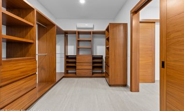 Casa de lujo en venta en Los Tigres con vista al campo de Golf.