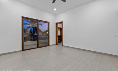 Casa de lujo en venta en Los Tigres con vista al campo de Golf.