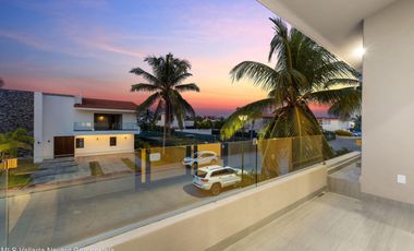 Casa de lujo en venta en Los Tigres con vista al campo de Golf.