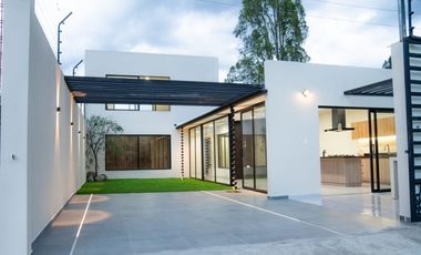 En Venta Amplia  Casa Por Estrenar en Paute