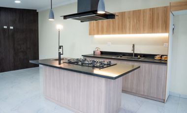 En Venta Amplia  Casa Por Estrenar en Paute