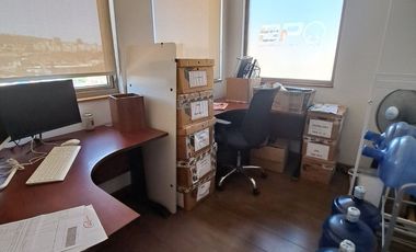 Excelente Oficina  2 Privados , 2 baños a pasos de Av. Libertad para entrega inmediata