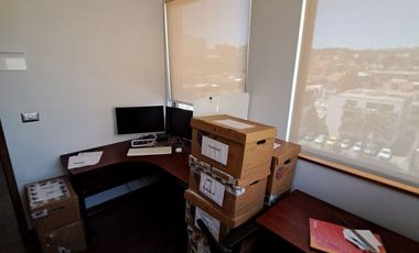 Excelente Oficina  2 Privados , 2 baños a pasos de Av. Libertad para entrega inmediata