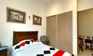 Oportunidad I Majestuosa casa esquinera en Mukava del Valle con vista al bosque. Cerritos. Pereira