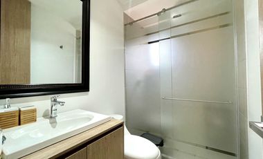 Oportunidad I Majestuosa casa esquinera en Mukava del Valle con vista al bosque. Cerritos. Pereira