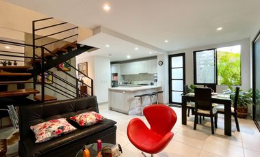 Oportunidad I Majestuosa casa esquinera en Mukava del Valle con vista al bosque. Cerritos. Pereira