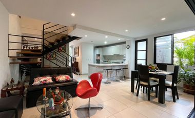 Oportunidad I Majestuosa casa esquinera en Mukava del Valle con vista al bosque. Cerritos. Pereira