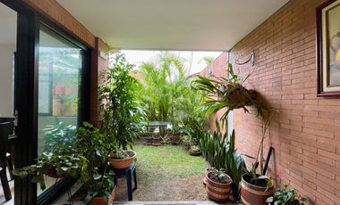 Oportunidad I Majestuosa casa esquinera en Mukava del Valle con vista al bosque. Cerritos. Pereira