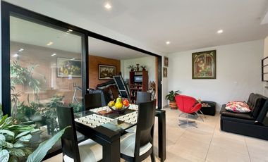 Oportunidad I Majestuosa casa esquinera en Mukava del Valle con vista al bosque. Cerritos. Pereira