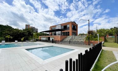 Oportunidad I Majestuosa casa esquinera en Mukava del Valle con vista al bosque. Cerritos. Pereira