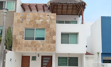 Casa amueblada en renta en Fracc Lomas Residencial Alvarado Veracruz.