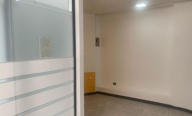 Arriendo Local Comercial, Pizarro y Santa María, sector la Mariscal, atrás de Paco, Av. Colón