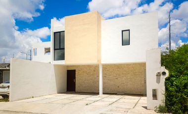 Casa con Piscina al Oriente de Mérida