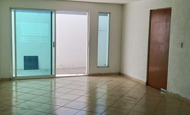 CASA EN RENTA EN MILENIO III QUERÉTARO, MUY CERCA DEL FRESKO