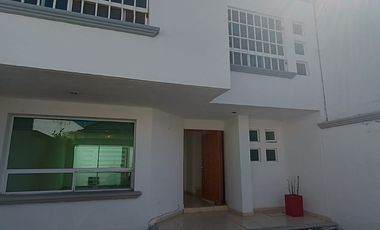 CASA EN RENTA EN MILENIO III QUERÉTARO, MUY CERCA DEL FRESKO