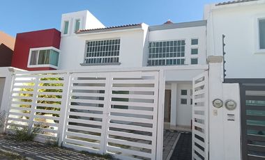 CASA EN RENTA EN MILENIO III QUERÉTARO, MUY CERCA DEL FRESKO