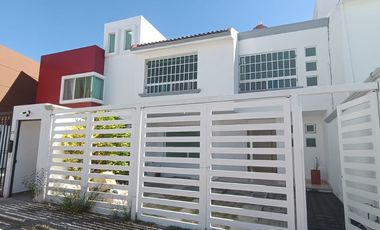 CASA EN RENTA EN MILENIO III QUERÉTARO, MUY CERCA DEL FRESKO